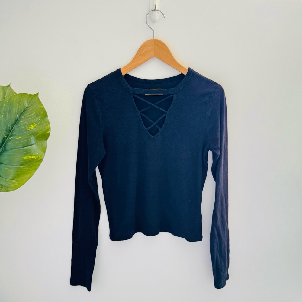 HOLLISTER | Black Ribbed Criss Cross Chest Long Sleeve Top Size Medium